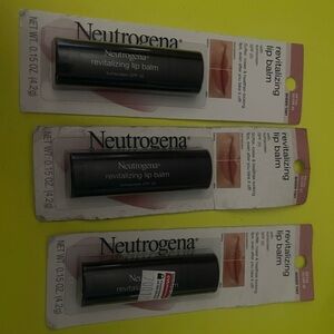 3 Neutrogena Revitalizing Tinted Lip Balm, Softer & Rosier , Petal Glow-40